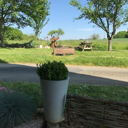 « Le Vieux Hangar » Gite A La Ferme Truffe Bagian luar foto