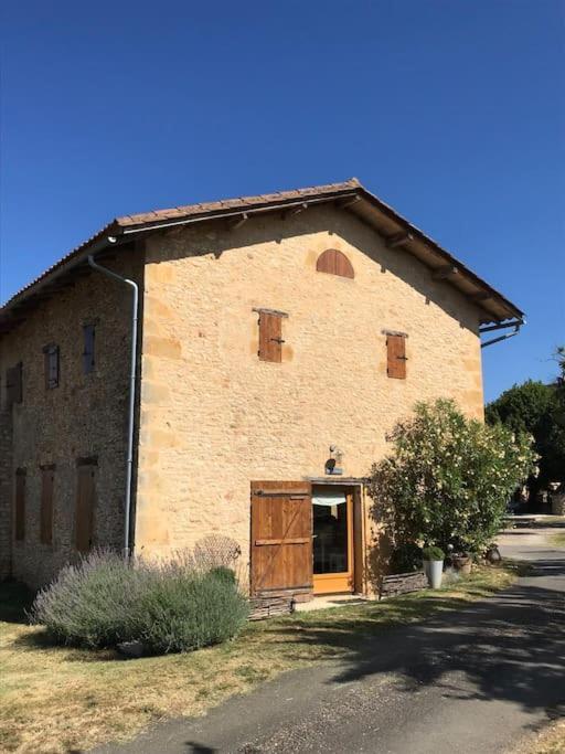 « Le Vieux Hangar » Gite A La Ferme Truffe Bagian luar foto